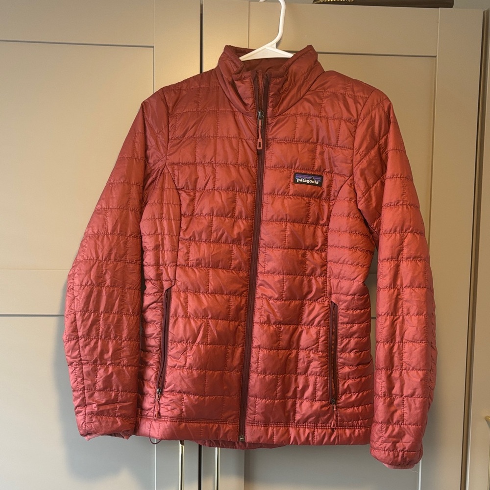 Patagonia Women's Brick Red Puffer Jacket - Picture 1 of 5
